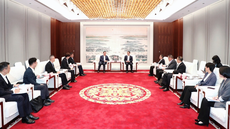 吴庆文会见中国进出口银行副行长王康