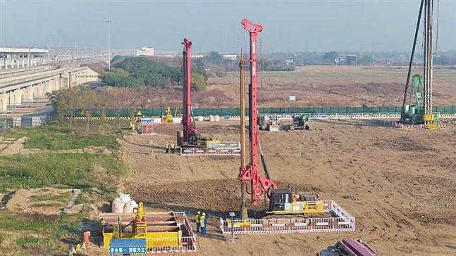 通苏嘉甬高铁张家港东站房项目首根工程桩顺利开钻